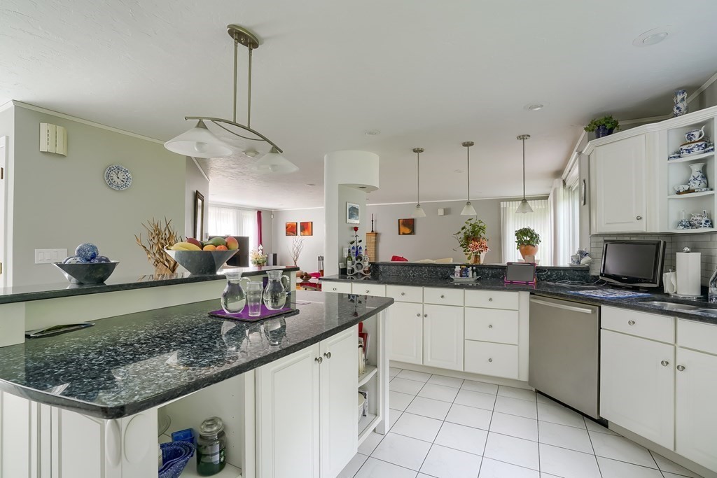 32 Parsonage Hill Road Haverhill, MA 01832 - Photo 6 of 41 Gallery Image 6