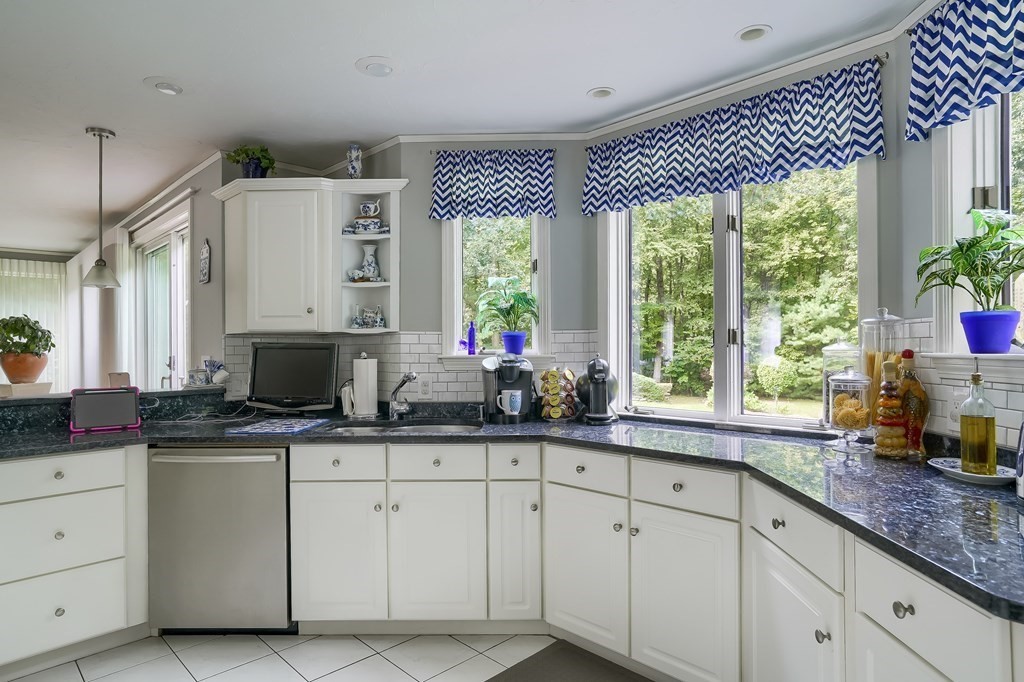 32 Parsonage Hill Road Haverhill, MA 01832 - Photo 7 of 41 Gallery Image 7