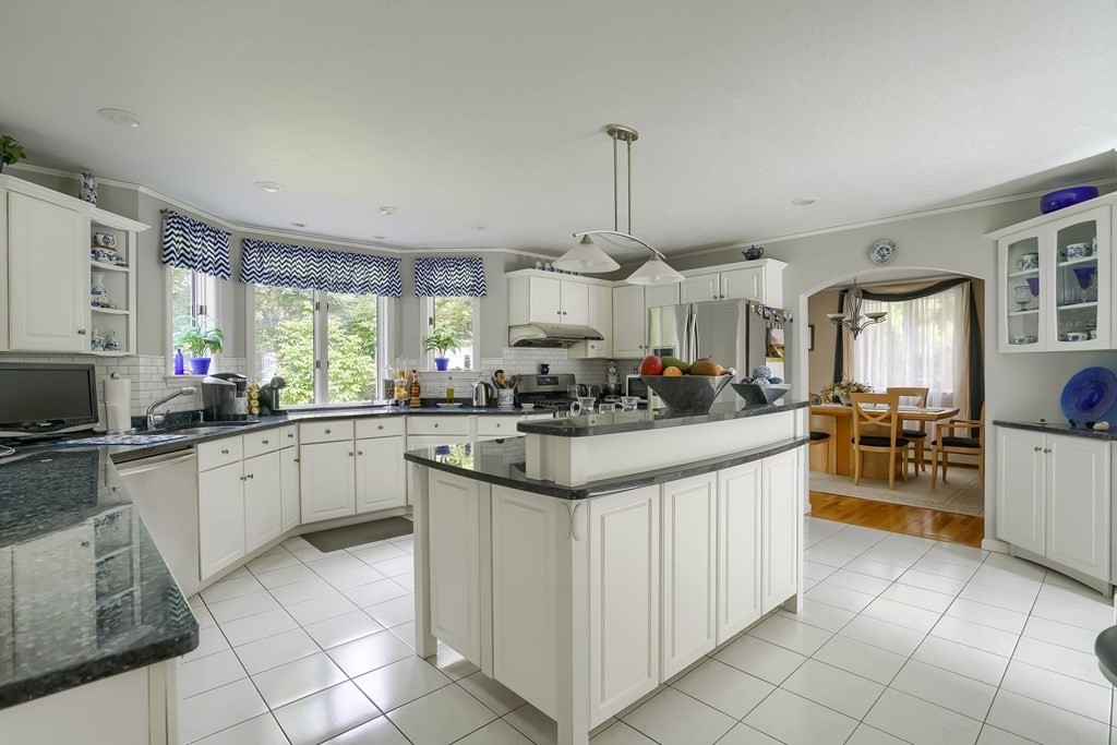 32 Parsonage Hill Road Haverhill, MA 01832 - Photo 8 of 41 Gallery Image 8