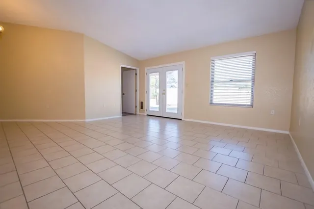 $1,500 | 4864 Loma Loop, Sierra Vista, AZ 85635