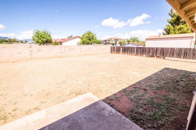 $1,500 | 4864 Loma Loop, Sierra Vista, AZ 85635