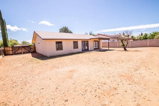 $1,500 | 4864 Loma Loop, Sierra Vista, AZ 85635