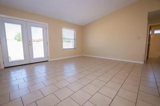 $1,500 | 4864 Loma Loop, Sierra Vista, AZ 85635