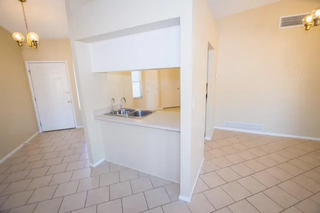 $1,500 | 4864 Loma Loop, Sierra Vista, AZ 85635