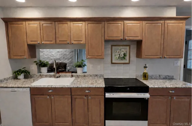 $879,000 | 155 Alexander Avenue, Nesconset, NY 11767