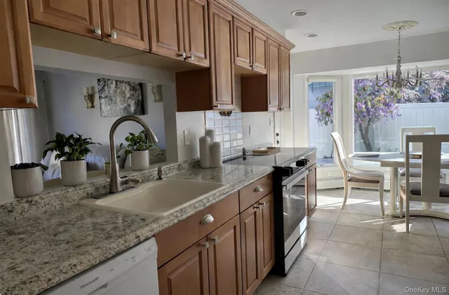 $879,000 | 155 Alexander Avenue, Nesconset, NY 11767