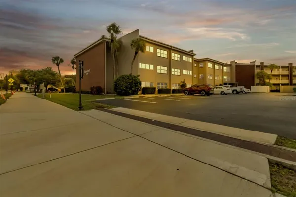 $76,000 | 3100 Harbor Boulevard, Unit 203, Port Charlotte, FL 33952