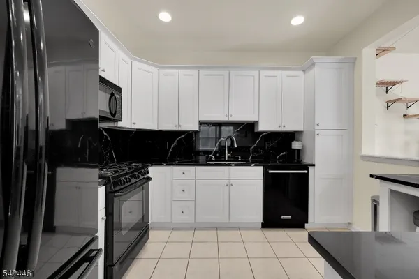 $675,002 | 39 Autumn Ridge Road, Morris Plains, NJ 07950