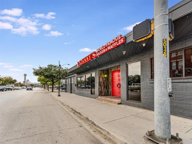 a picture of city view