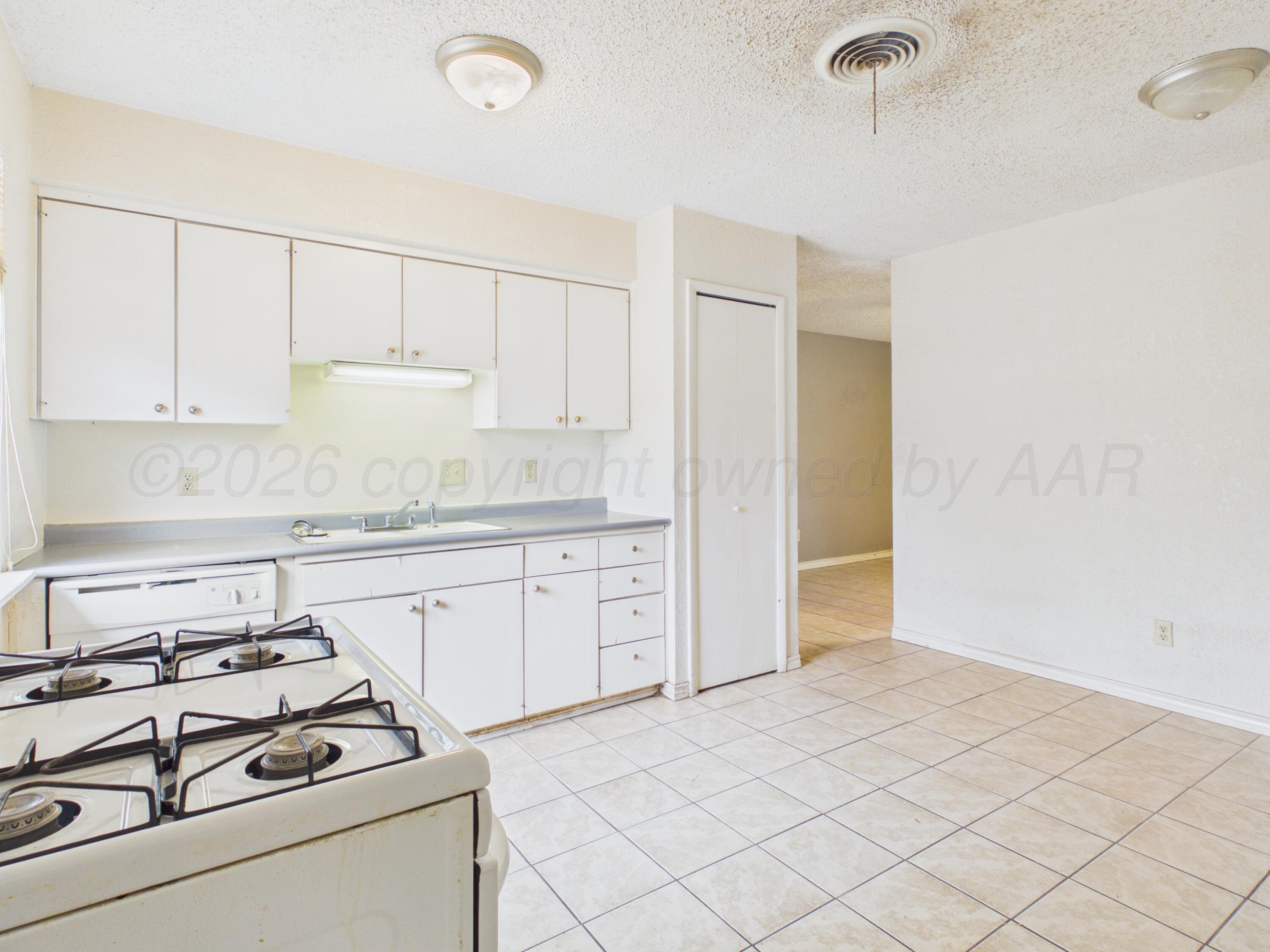 5315 Allen Street Amarillo, TX 79110 - Photo 11 of 22 CAM06442G6-PR0058-STILL012