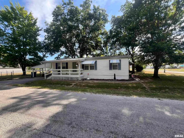 $79,900 | 511 West Helen Avenue, Christopher, IL 62822