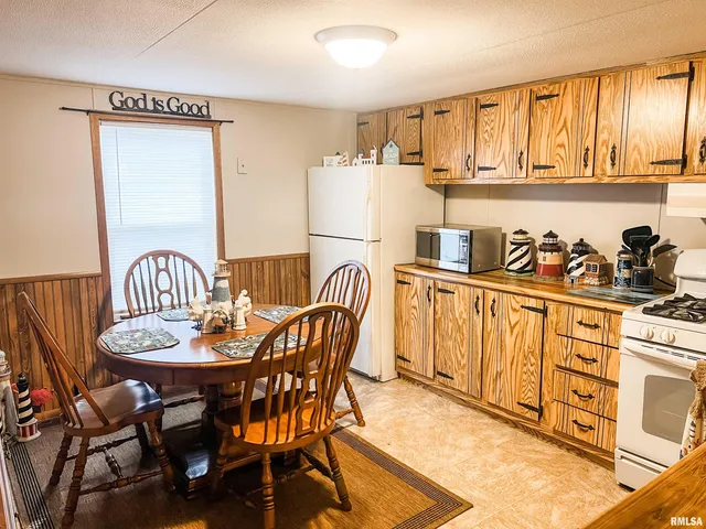 $79,900 | 511 West Helen Avenue, Christopher, IL 62822