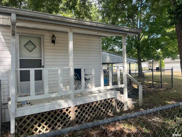 $79,900 | 511 West Helen Avenue, Christopher, IL 62822