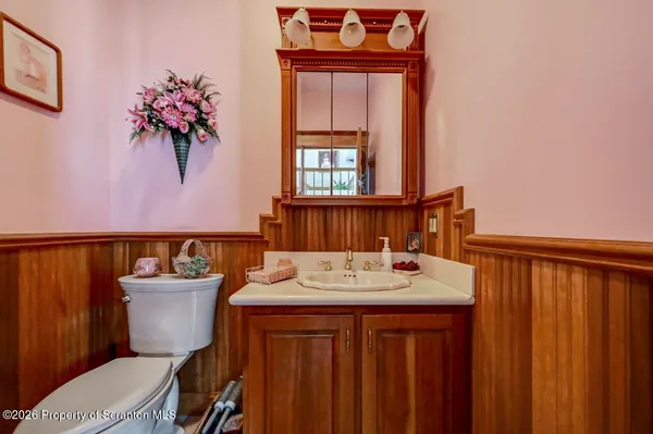 $610,000 | 103 Meadow Creek Road, Clarks Summit, PA 18411