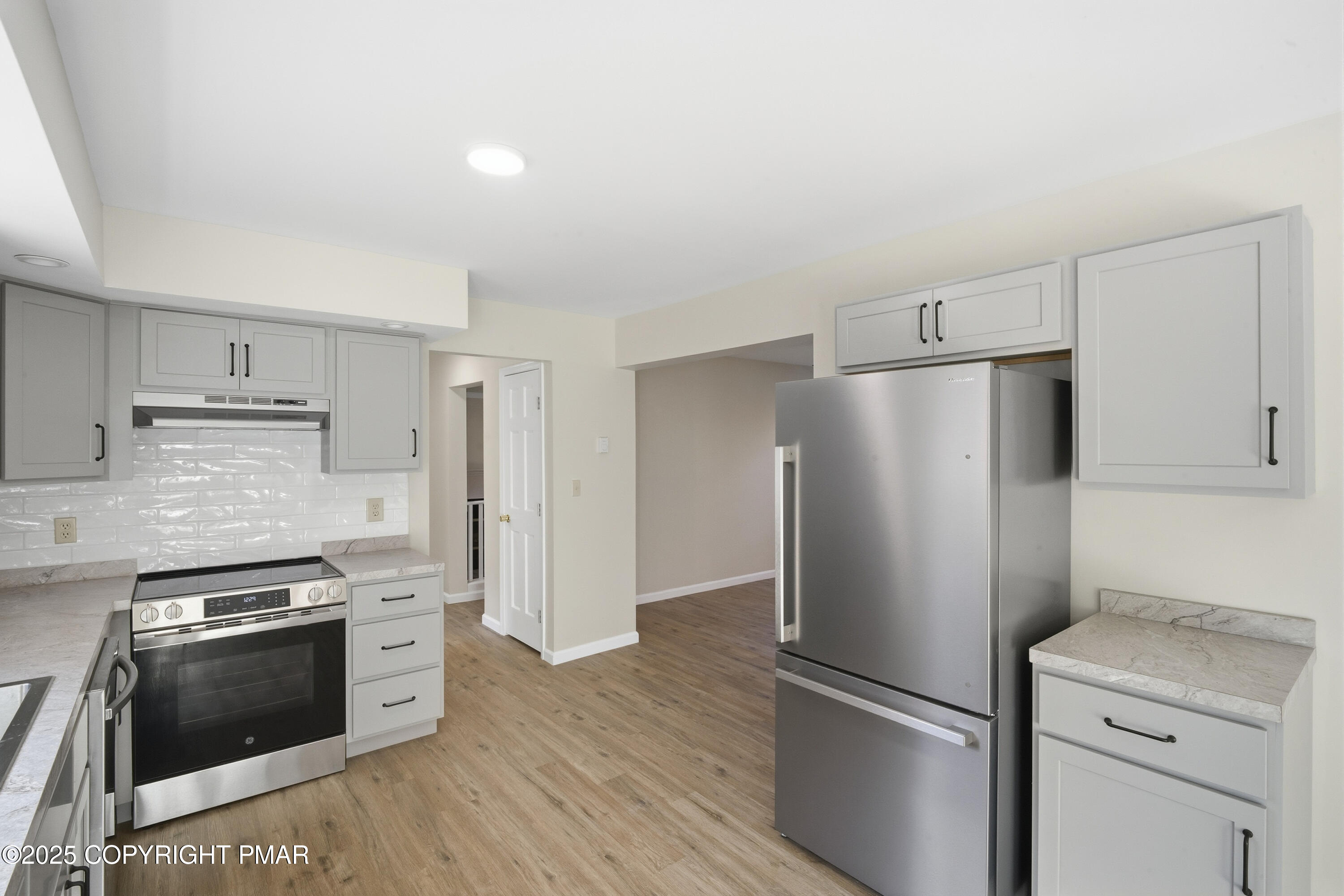 1222 Rural Court Stroudsburg, PA 18360 - Photo 6 of 42 Kitchen