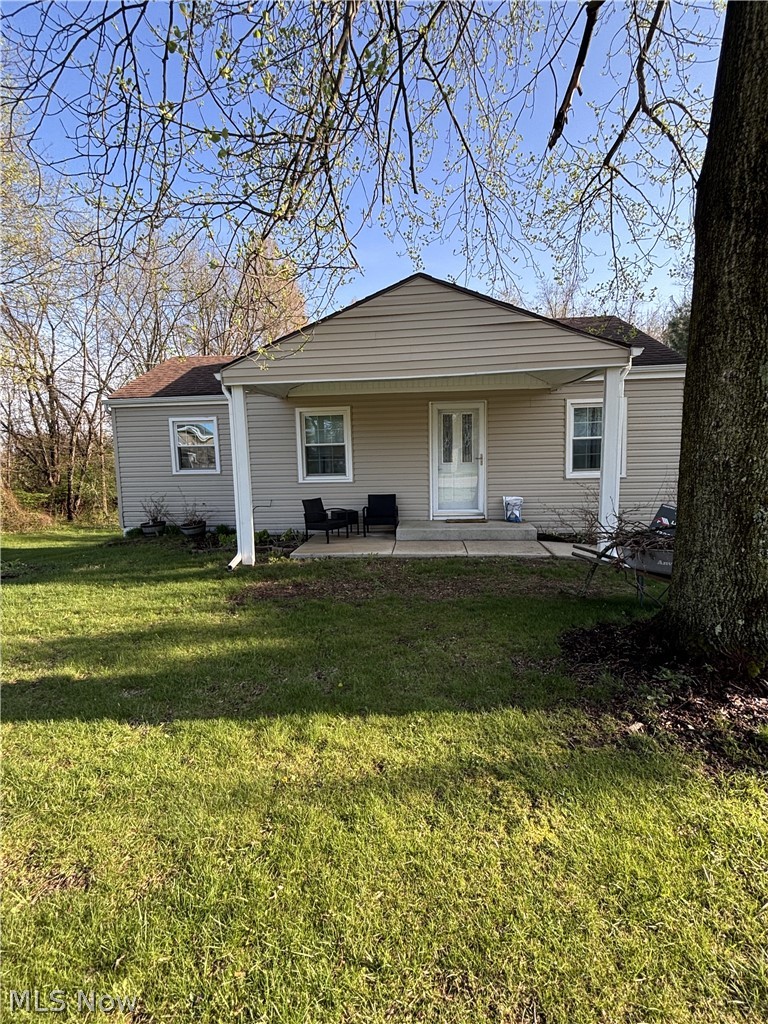 880 East Caston Road Uniontown, OH 44685 - Photo 1 of 34