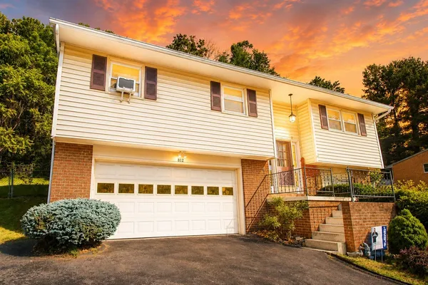 $315,000 | 812 North Coalter Street, Staunton, VA 24401