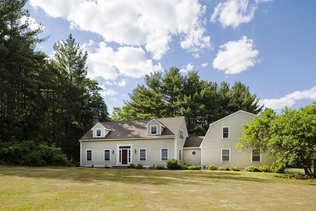 347 Littleton Road Harvard, MA 01451 - Photo 2 of 19