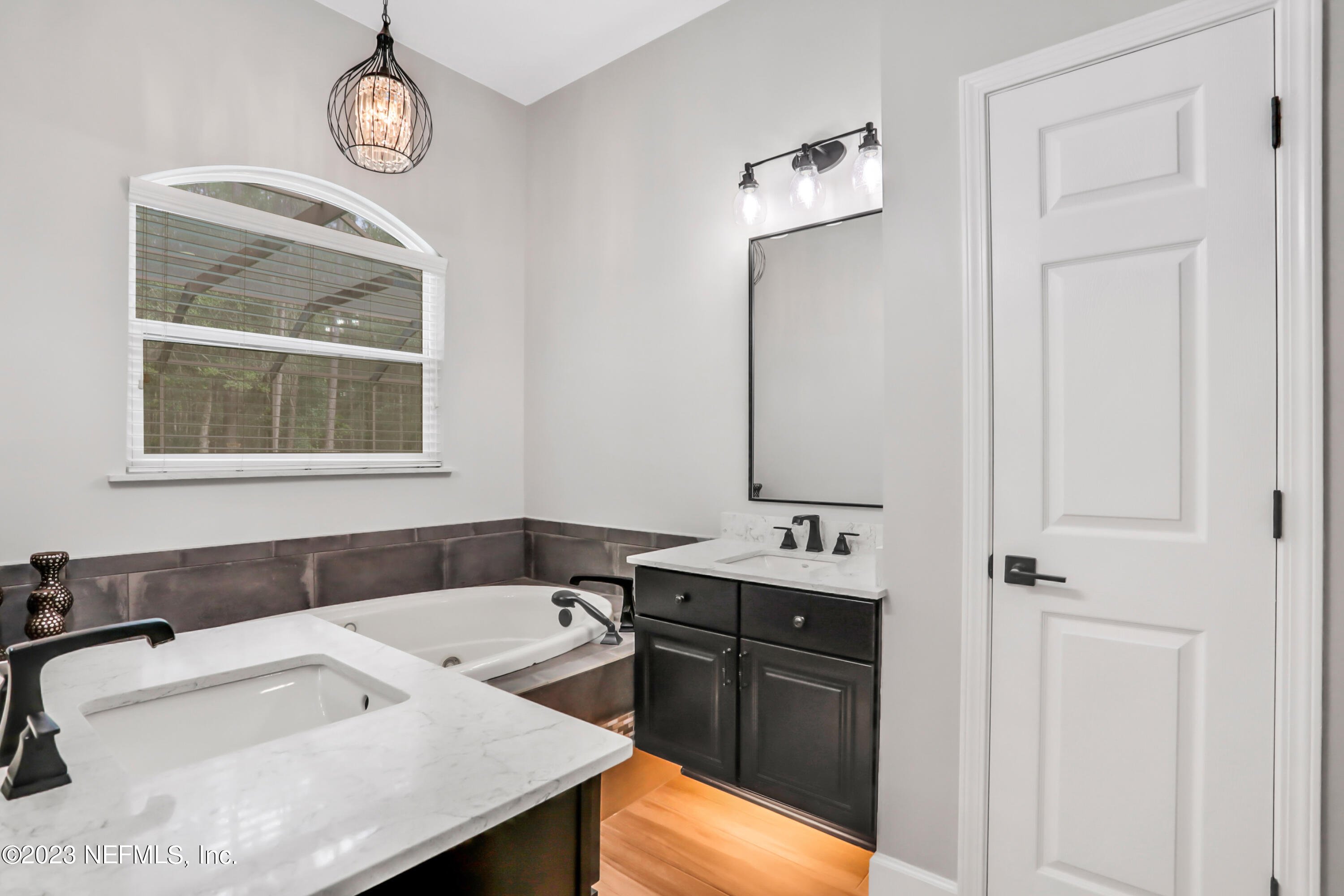 212 Twining Trace St. Johns, FL 32259 - Photo 24 of 60 Primary Bath