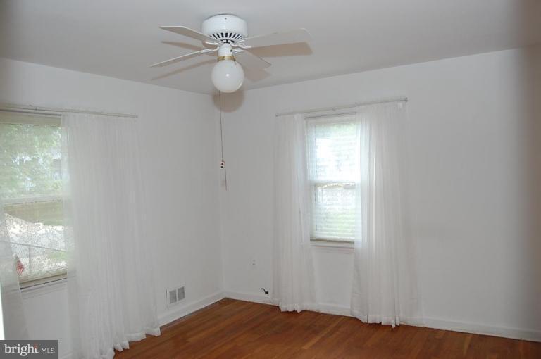 10705 Inwood Avenue Silver Spring, MD 20902 - Photo 4 of 10 Bedroom #1