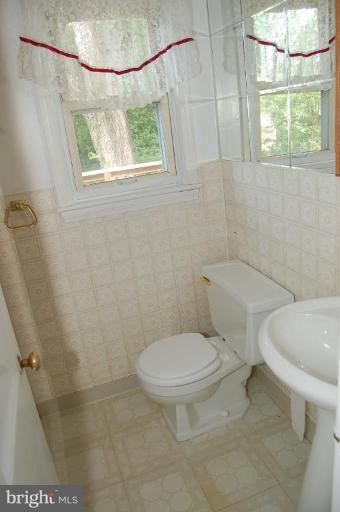 10705 Inwood Avenue Silver Spring, MD 20902 - Photo 5 of 10 Bath #1
