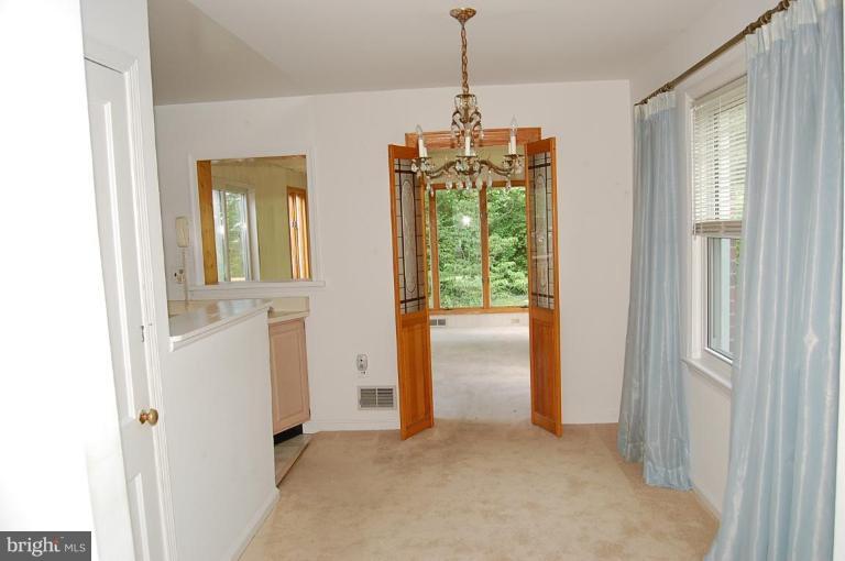 10705 Inwood Avenue Silver Spring, MD 20902 - Photo 10 of 10 Dining Room