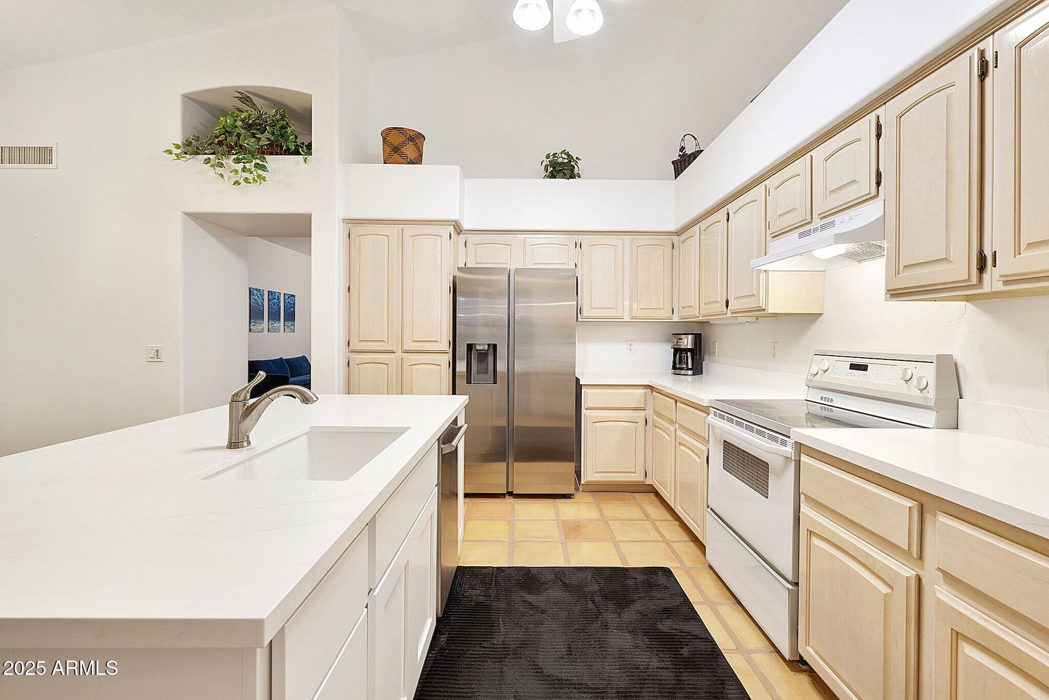6334 East Viewmont Drive, Unit 57 Mesa, AZ 85215 - Photo 20 of 61 Kitchen