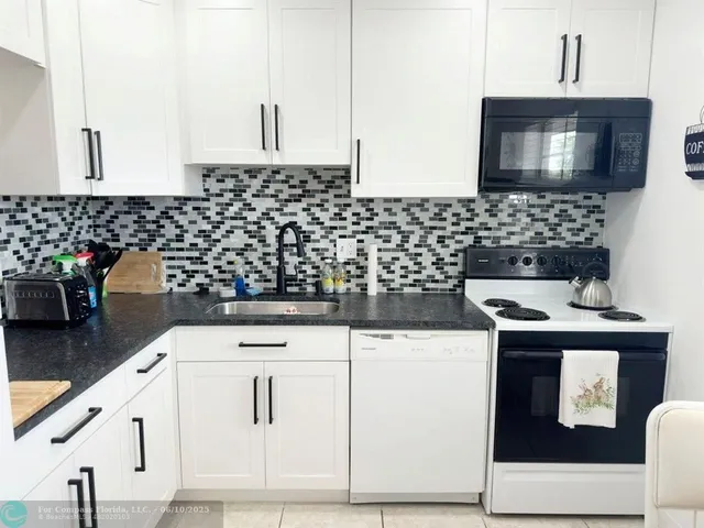 $1,800 | 7505 Northwest 5th Place, Unit 203, Margate, FL 33063