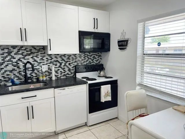 $1,800 | 7505 Northwest 5th Place, Unit 203, Margate, FL 33063