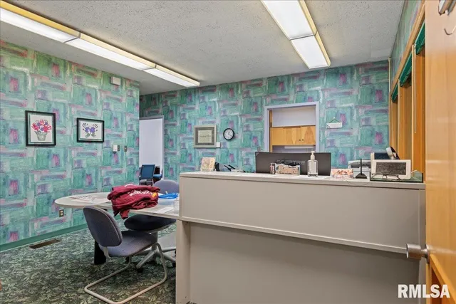 $400,000 | 400 West Morgan Street, Jacksonville, IL 62650