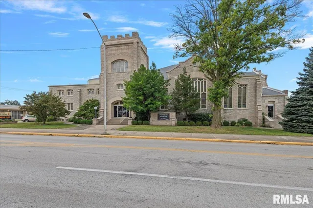 $400,000 | 400 West Morgan Street, Jacksonville, IL 62650