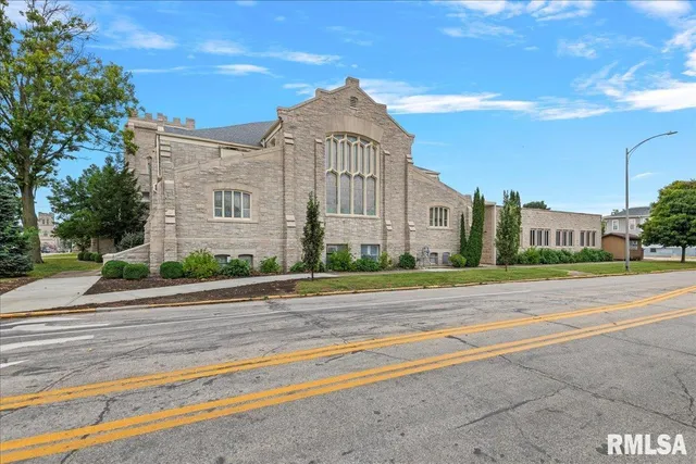 $400,000 | 400 West Morgan Street, Jacksonville, IL 62650