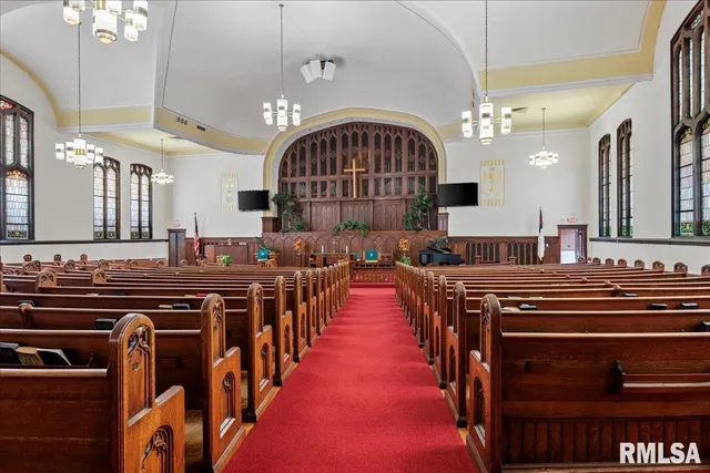 $400,000 | 400 West Morgan Street, Jacksonville, IL 62650