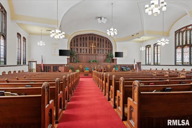 $400,000 | 400 West Morgan Street, Jacksonville, IL 62650