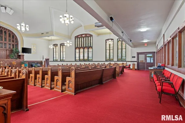 $400,000 | 400 West Morgan Street, Jacksonville, IL 62650