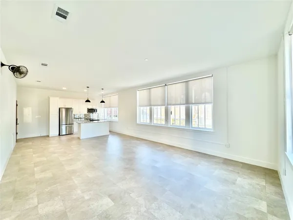 $3,400 | 2102 Mechanic Street, Unit 205, Galveston, TX 77550