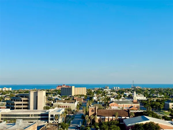 $3,400 | 2102 Mechanic Street, Unit 205, Galveston, TX 77550