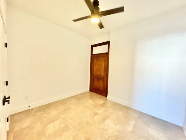 $3,400 | 2102 Mechanic Street, Unit 205, Galveston, TX 77550