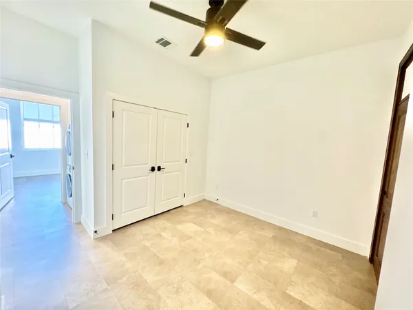 $3,400 | 2102 Mechanic Street, Unit 205, Galveston, TX 77550