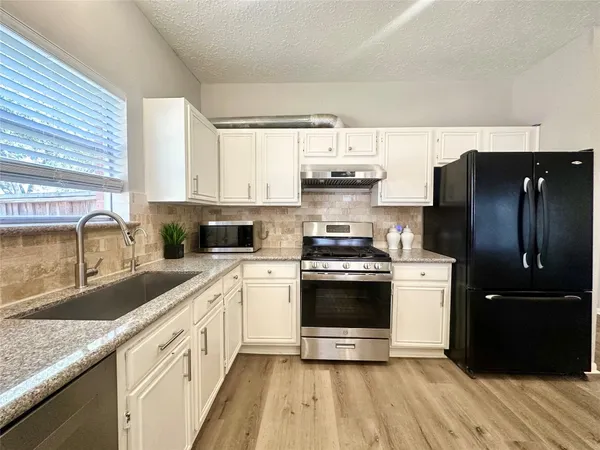 $2,700 | 1502 Sheffield Drive, Missouri City, TX 77459