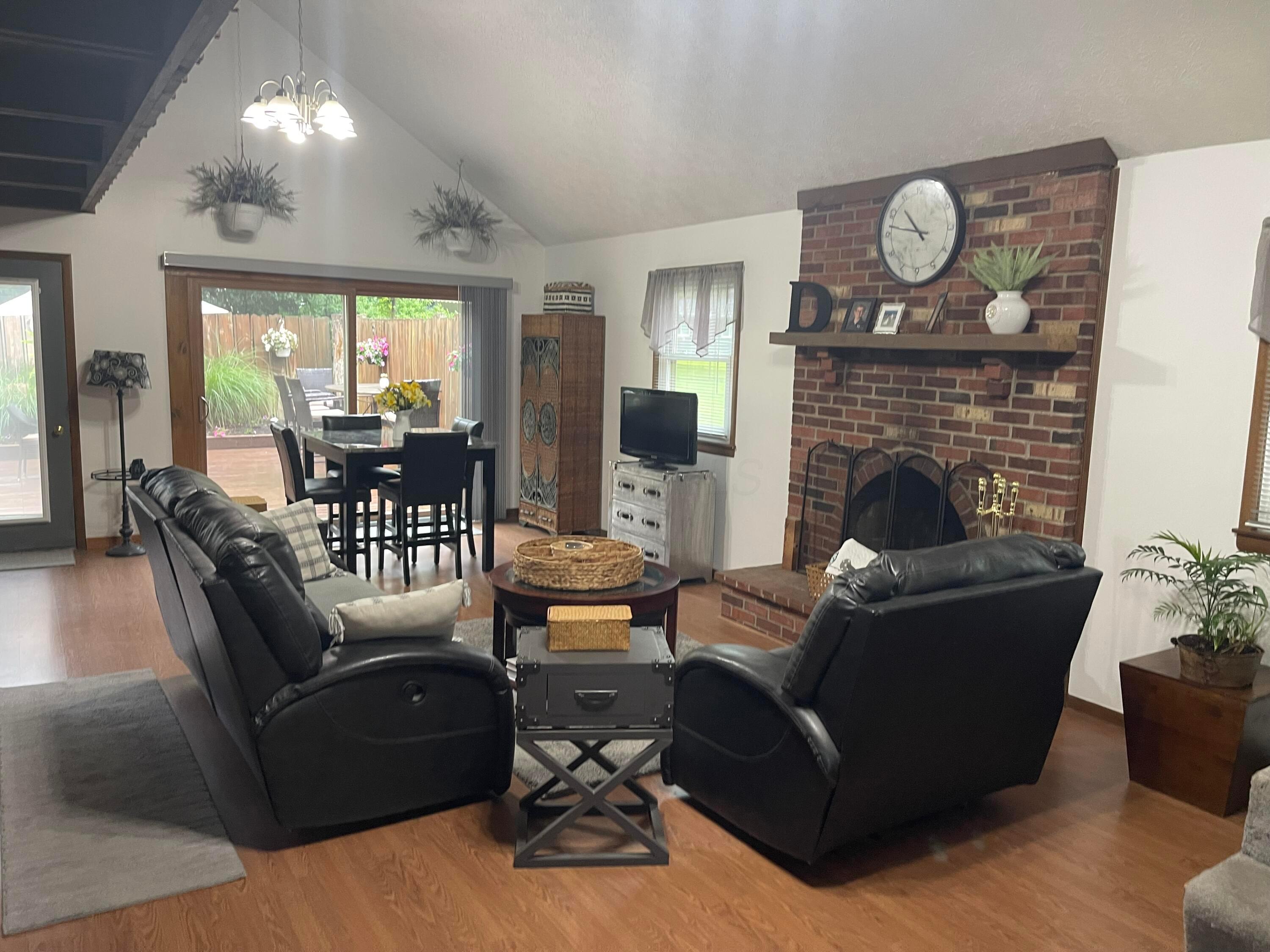 314 Broken Arrow Road Columbus, OH 43230 - Photo 11 of 20 Family room