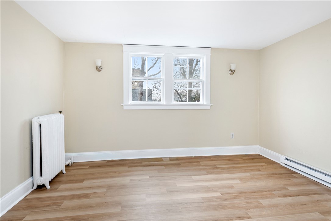 427 Spring Street, Unit 3 Newport, RI 02840 - Photo 8 of 15 Back bedroom