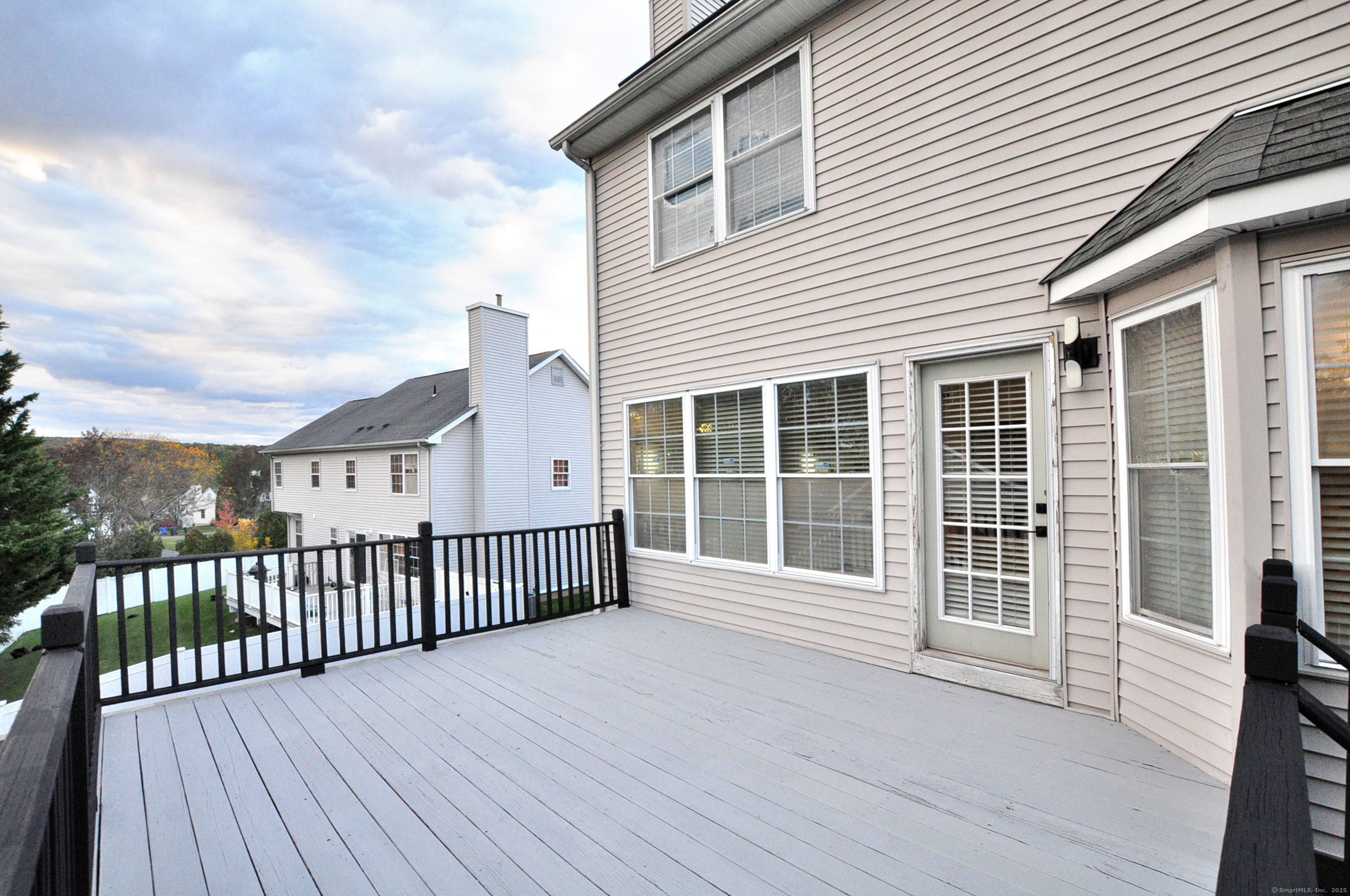 85 Glen Ridge Road Hamden, CT 06518 - Photo 5 of 34
