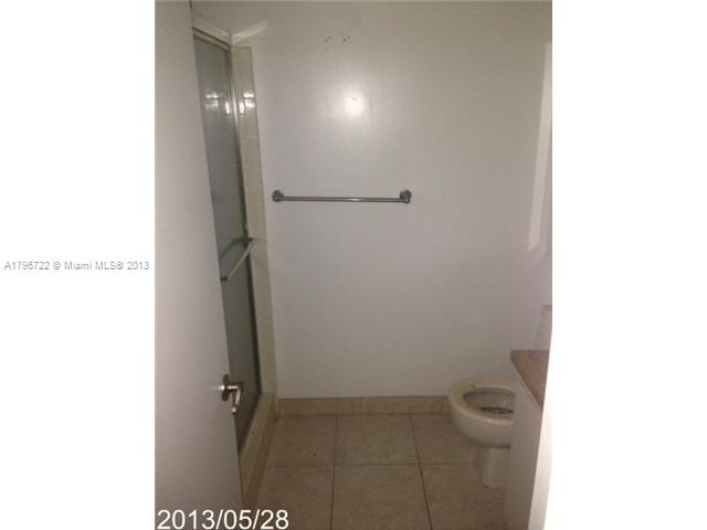 9923 Three Lakes Circle, Unit 13H Boca Raton, FL 33428 - Photo 6 of 10