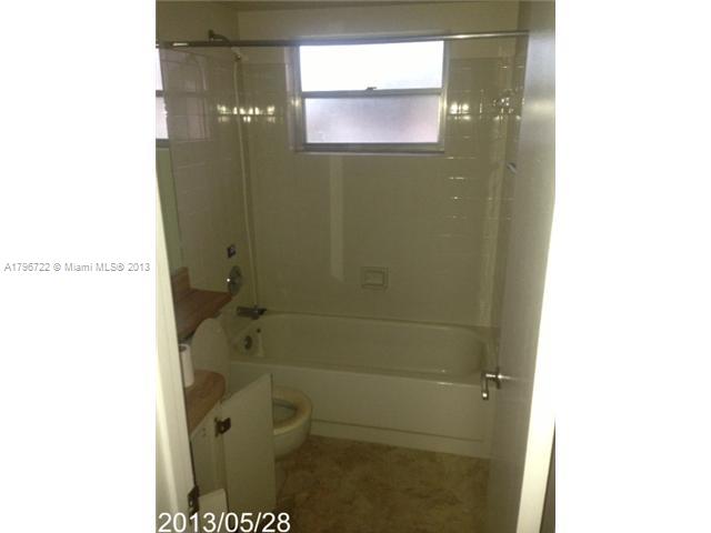 9923 Three Lakes Circle, Unit 13H Boca Raton, FL 33428 - Photo 8 of 10