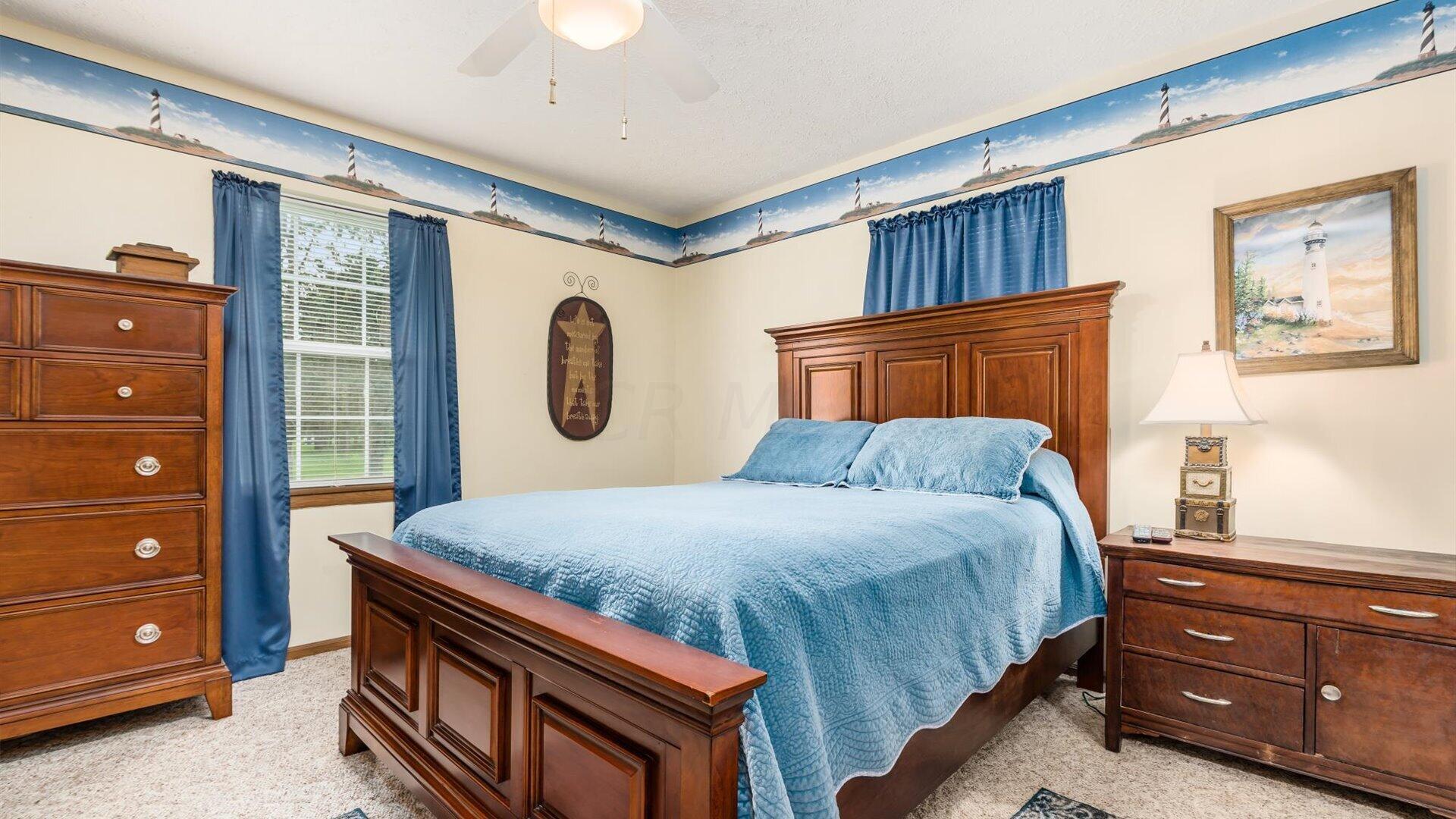 13810 Flint Ridge Road Southeast Newark, OH 43056 - Photo 15 of 27 13810 Flint Ridge Rd- Master bedroom