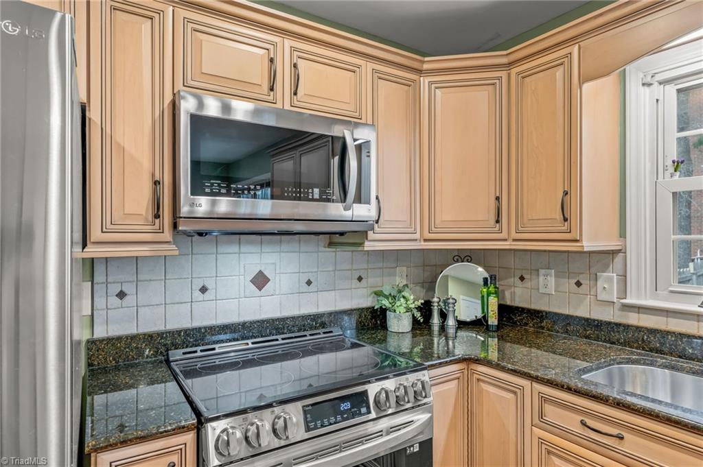 3840 Sandlewood Road High Point, NC 27265 - Photo 17 of 50 Updated appliances