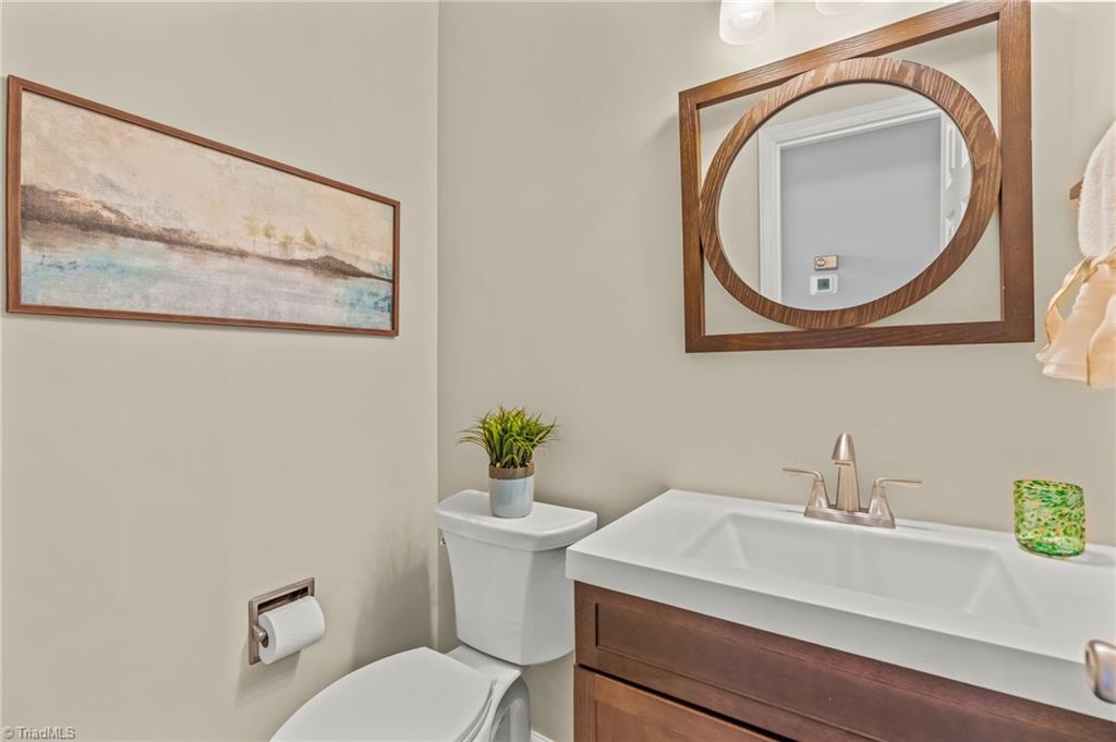3840 Sandlewood Road High Point, NC 27265 - Photo 18 of 50 Main level Powder Room