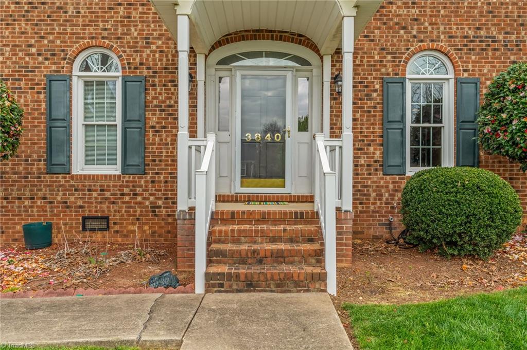 3840 Sandlewood Road High Point, NC 27265 - Photo 4 of 50 Lovely Entry!