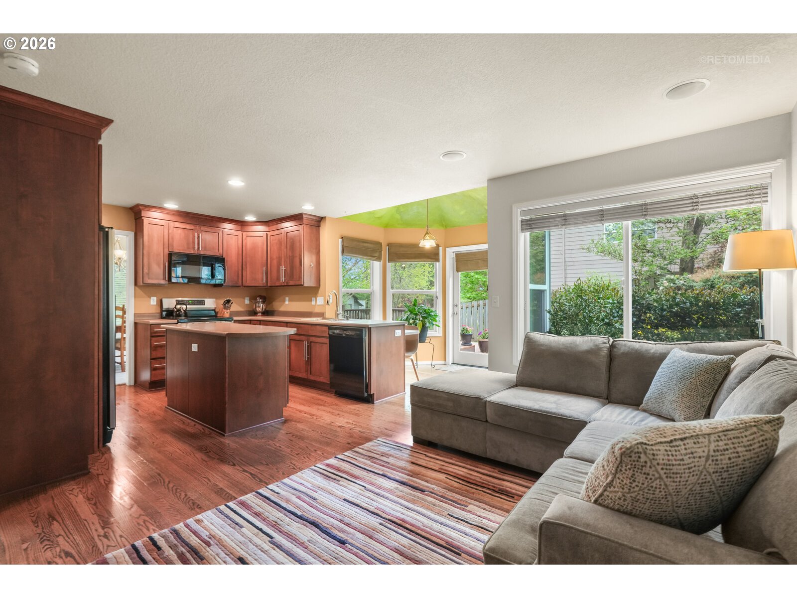 9606 Southwest 54th Avenue Portland, OR 97219 - Photo 16 of 39